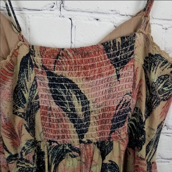 Urban Outfitters/Kimchi Blue Leaf Romper - Picture 5 of 7